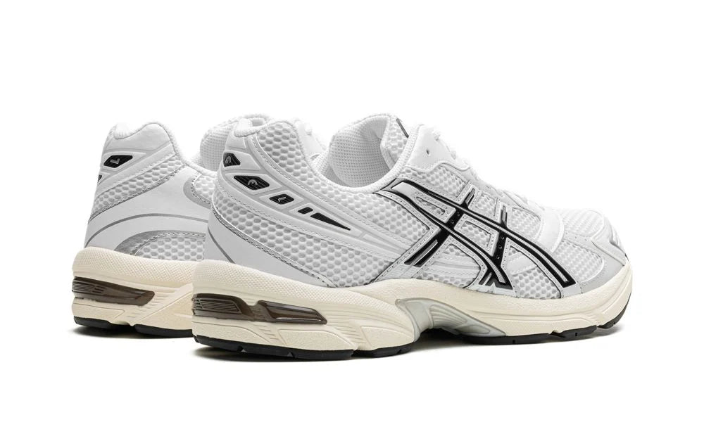 ASICS GEL-1130 White Cloud Grey – hátulnézet, sarokrész és logó