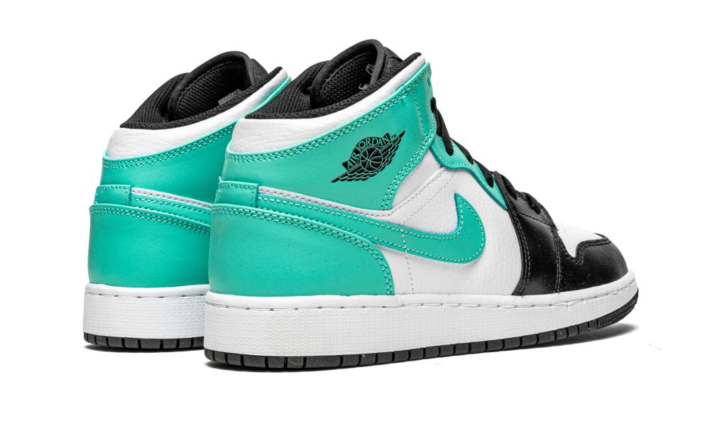 Air Jordan 1 Mid Tropical Twist Igloo – hátulnézet, sarokrész és világos akcentus