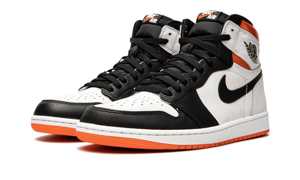 Air Jordan 1 Retro High OG “Electro Orange” – elölnézet, fehér orrpanel és fekete ráhúzások