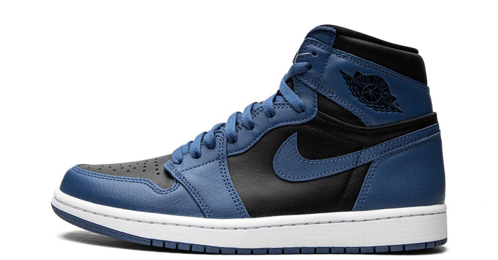 Air Jordan 1 Retro High OG “Dark Marina Blue” – oldalnézet, fekete bőr és sötétkék overlay-ek