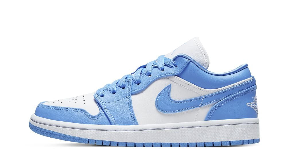 Air Jordan 1 Low “UNC” – oldalnézet, fehér/kék szín