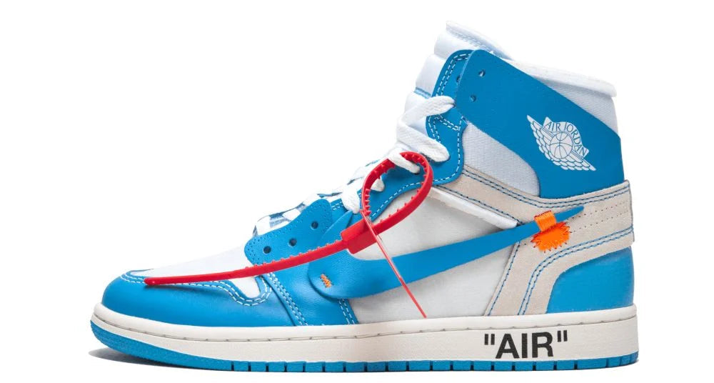 Air Jordan 1 Retro High OG “Off-White University Blue” – oldalnézet, fehér bőr és kék ráhúzások