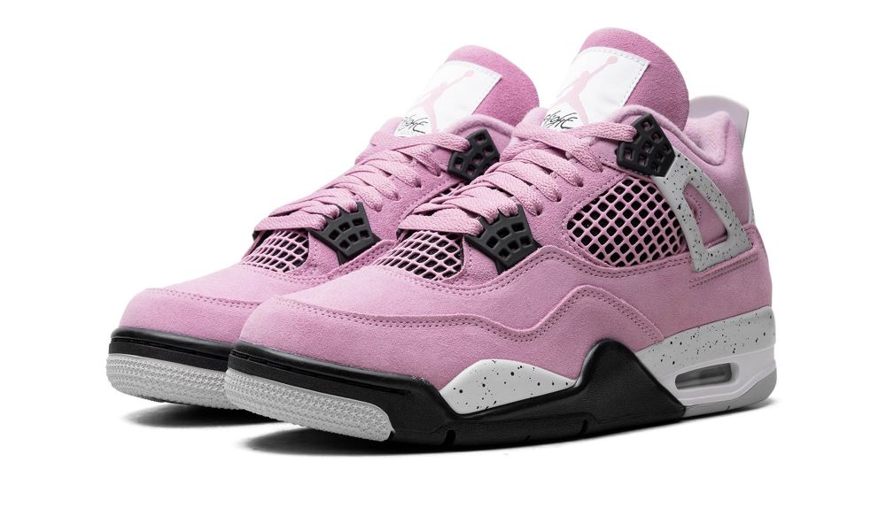 Air Jordan 4 Retro Orchid – elölnézet, fűzőrész és orr részlet