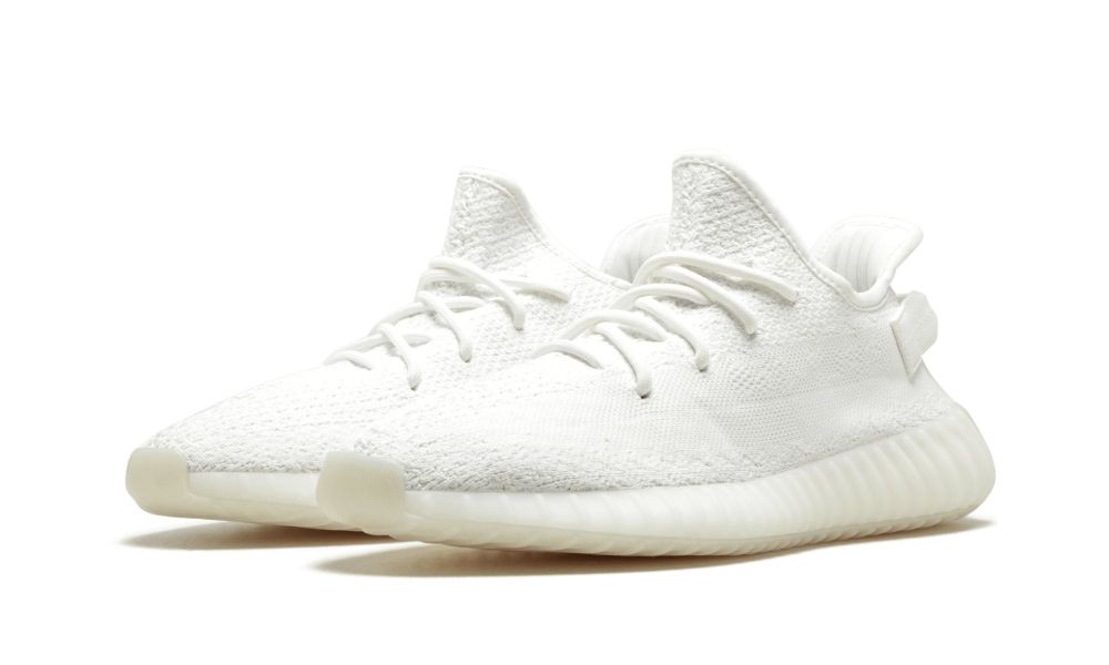 adidas Yeezy Boost 350 V2 Cream White – elölnézet, toe rész és fűzőpanel