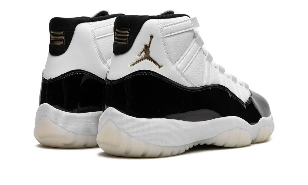 Air Jordan 11 Retro “Gratitude” – hátulnézet, „23” felirat sarokrészen és áttetsző gumitalp