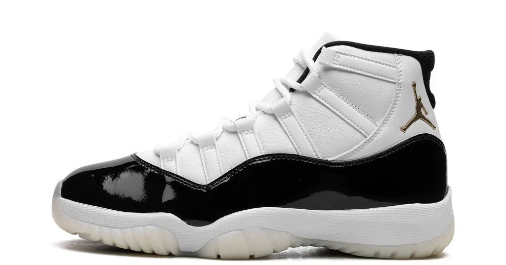 Air Jordan 11 Retro “Gratitude” – oldalnézet, fehér bőr és fekete patent ráhúzások
