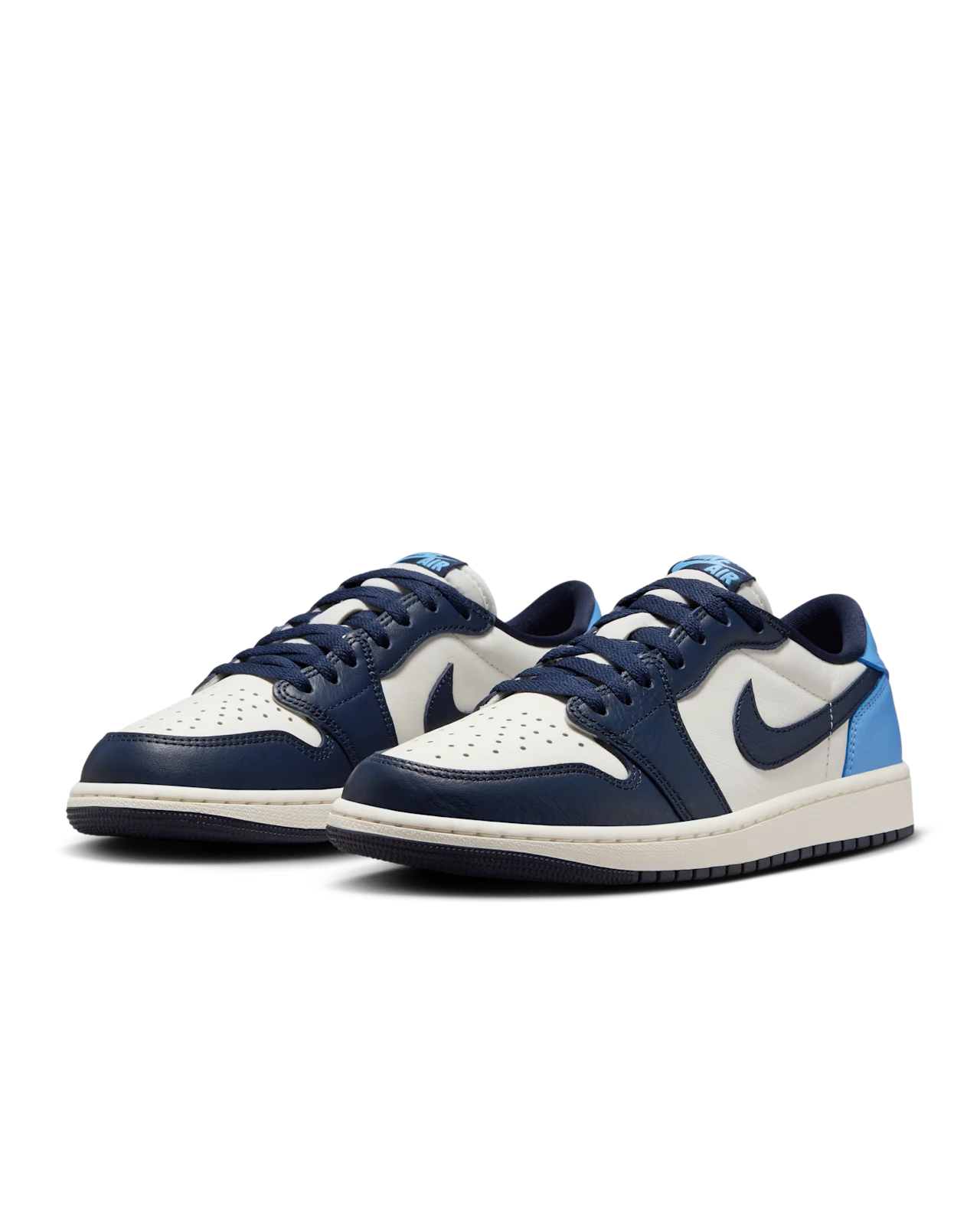 Jordan 1 Low Obsidian UNC – elölnézet, orr és fűzőrész