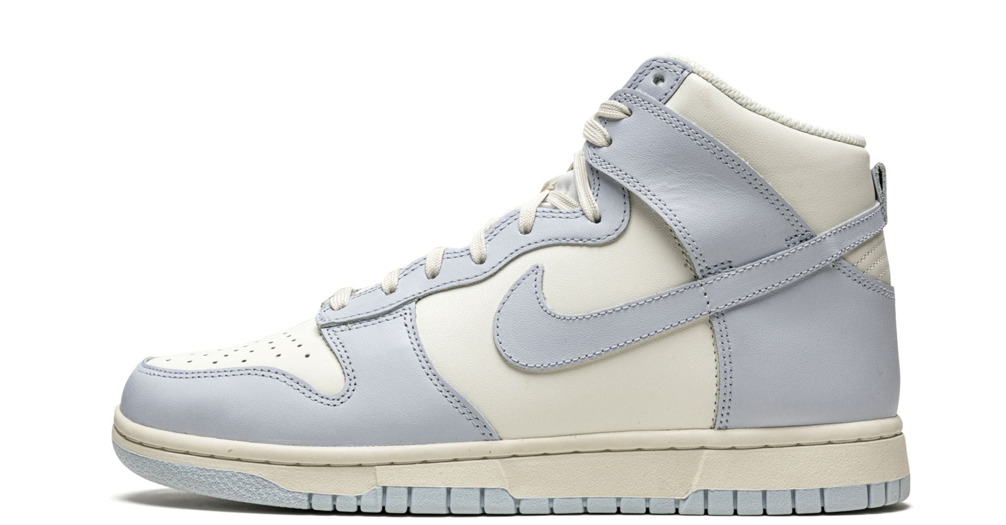 Nike Dunk High Football Grey – oldalnézet, vászon és bőr panelek