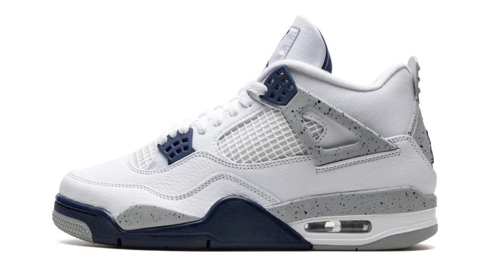 Air Jordan 4 Retro Midnight Navy – oldalnézet, fehér bőr és midnight navy részletek