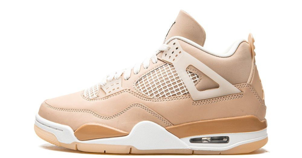 Air Jordan 4 Retro “Shimmer” – oldalnézet, világos bézs felsőrész és bronz/narancs akcentusok