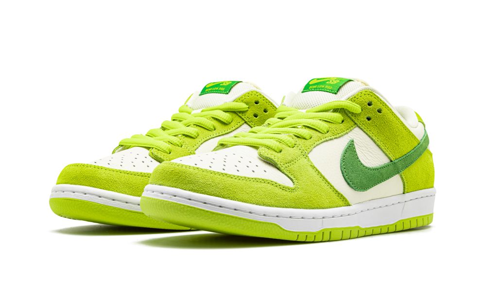 Nike SB Dunk Low „Green Apple” – elölnézet, perforált toebox és zöld részletek