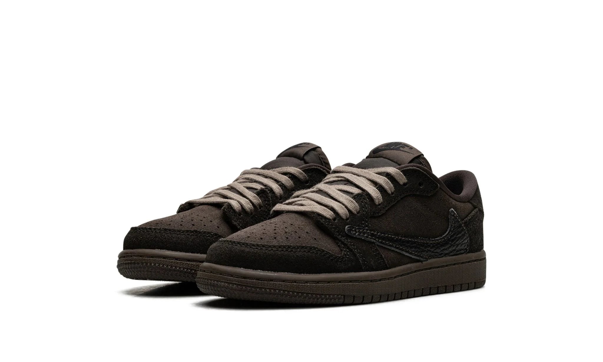 Jordan 1 Low Velvet Brown PS – elölnézet, toe rész és fűzőpanel