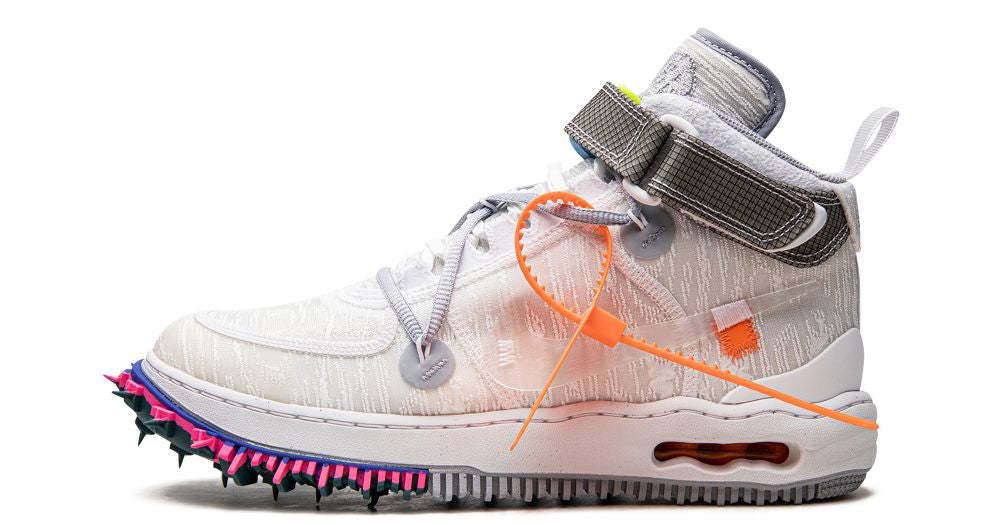 Nike Air Force 1 Mid Off-White “White” – oldalnézet, fehér felépítés áttetsző swoosh-sal