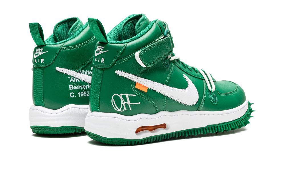 Nike Air Force 1 Mid x Off-White “Pine Green” – hátulnézet, sarokrész “OFF” logóval