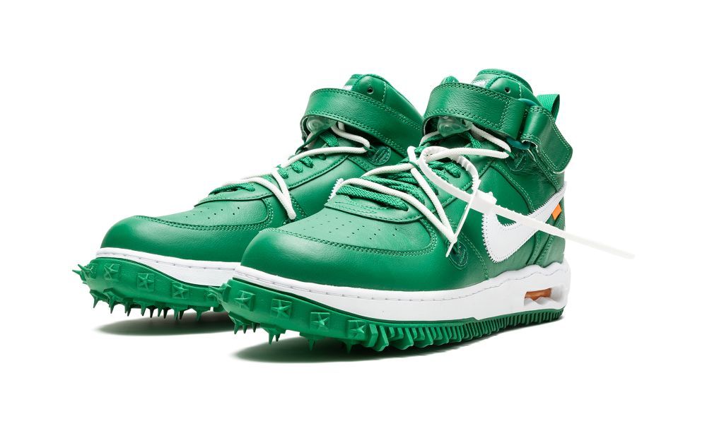 Nike Air Force 1 Mid x Off-White “Pine Green” – elölnézet, zöld bőrfelsőrész
