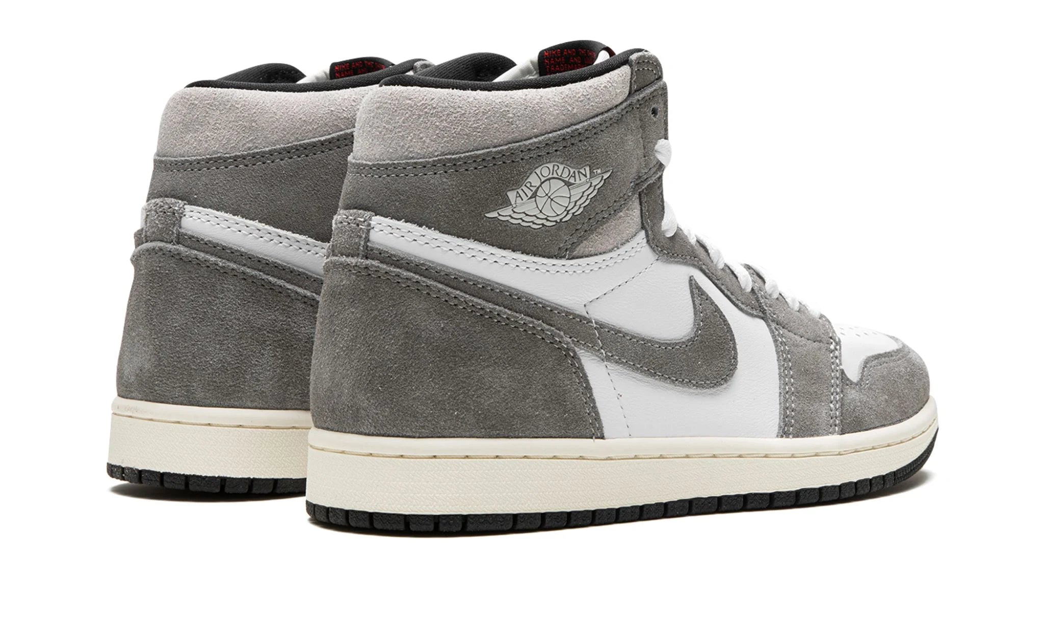 Air Jordan 1 Retro High OG Washed Black – hátulnézet, Wings logó sarokrészen
