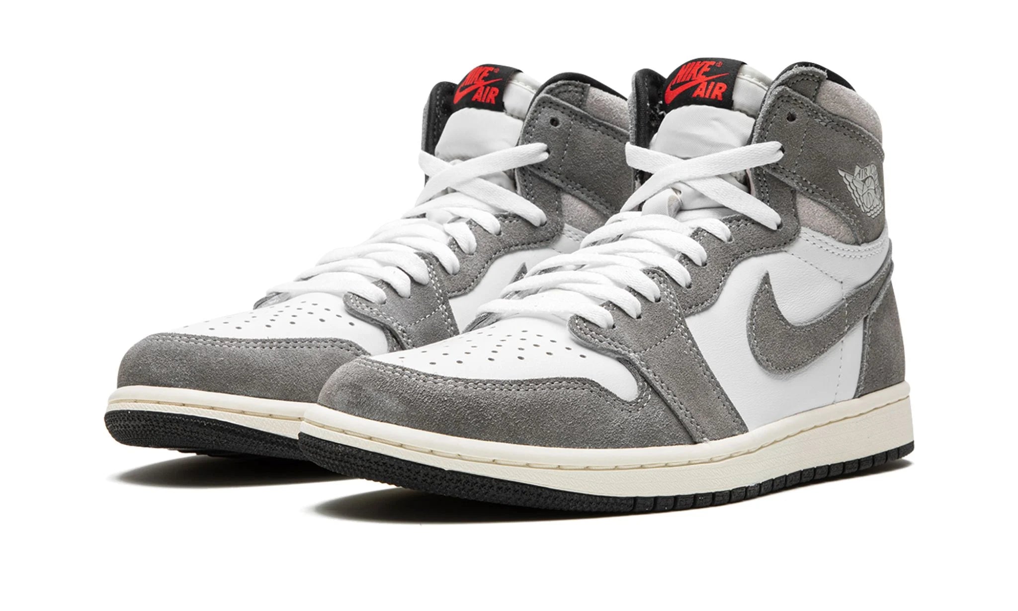 Air Jordan 1 Retro High OG Washed Black – elölnézet, vintage talp