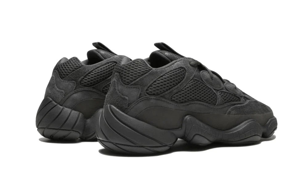 adidas Yeezy 500 Utility Black – hátulnézet, sarokrész és talp vonal