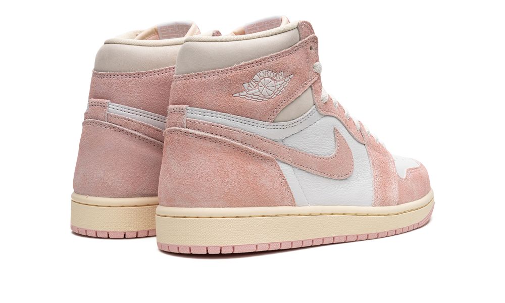 Air Jordan 1 Retro High OG Washed Pink – hátulnézet, krémszínű sarokrész és rózsaszín részletek