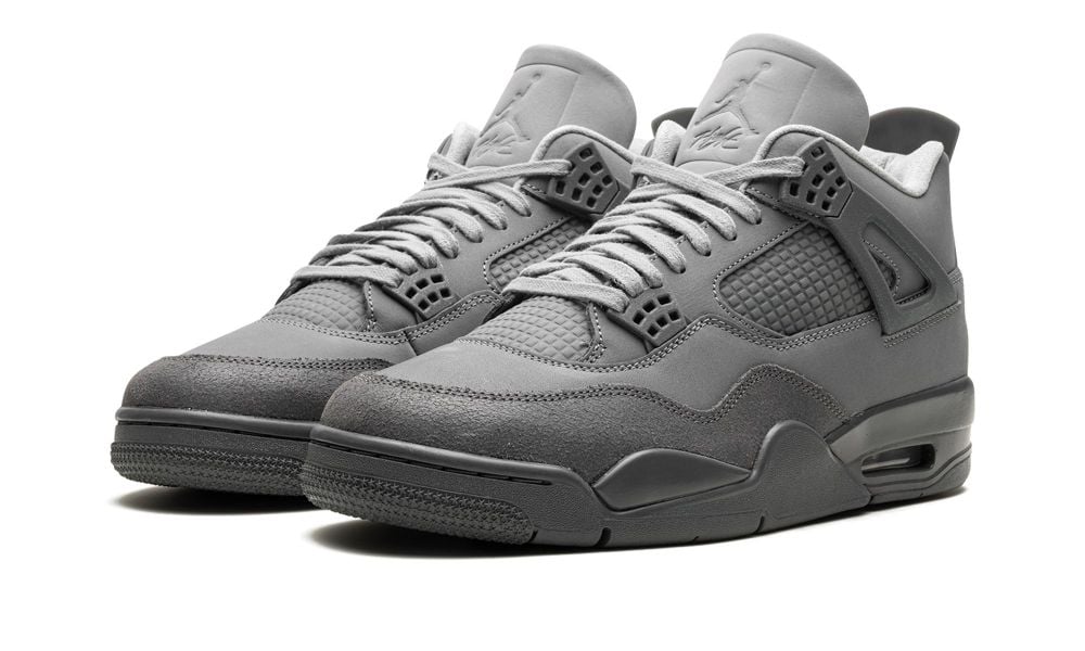 Air Jordan 4 Retro SE “Paris Olympics Wet Cement” – elölnézet, nubuk és velúr felsőrész