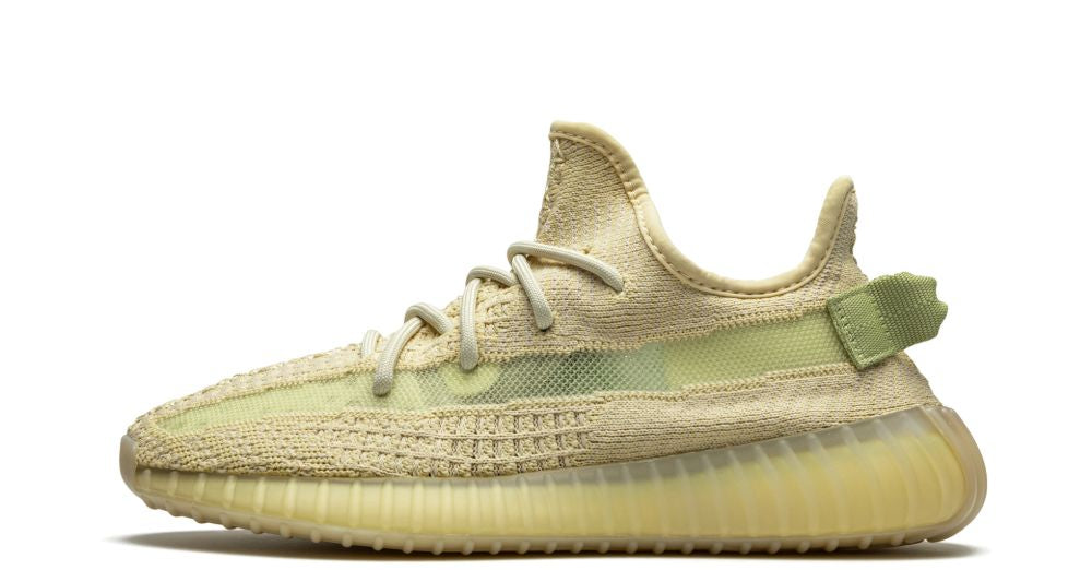 adidas Yeezy Boost 350 V2 Flax – oldalnézet, búzaszín Primeknit felsőrész és áttetsző oldalsó sáv