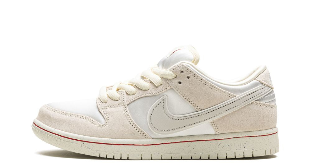 Nike SB Dunk Low “City of Love” Light Bone – oldalnézet, világos színvilág