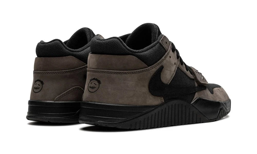 Jordan Jumpman Jack Dark Mocha – hátulnézet, sarok részlet és branding