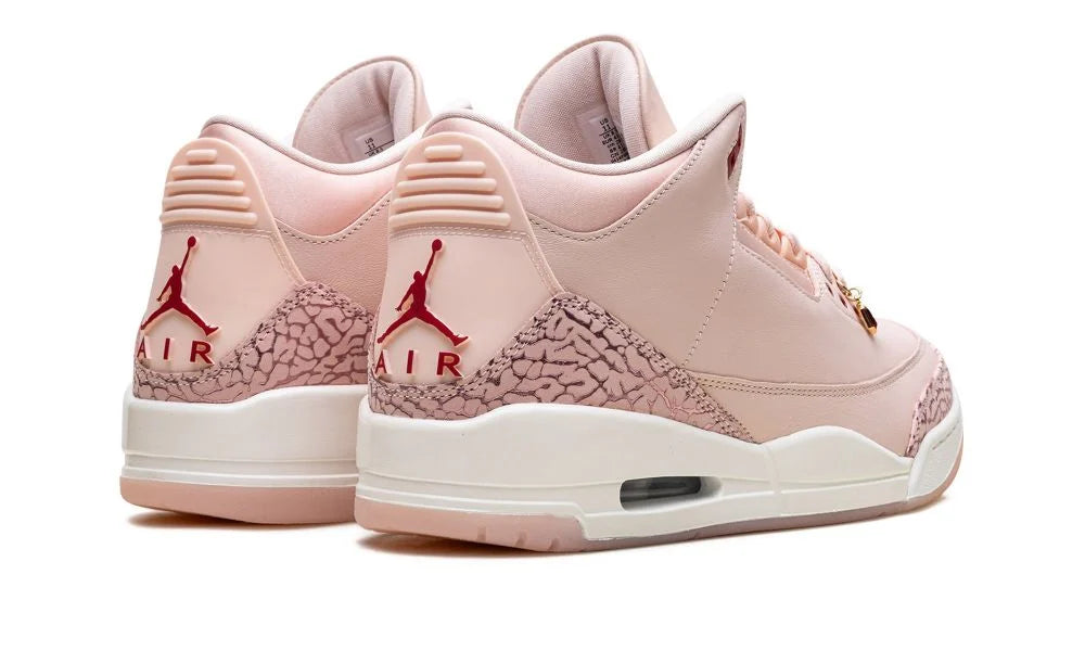 Jordan 3 Treat Yourself 2025 – hátulnézet, sarok és Jumpman logó