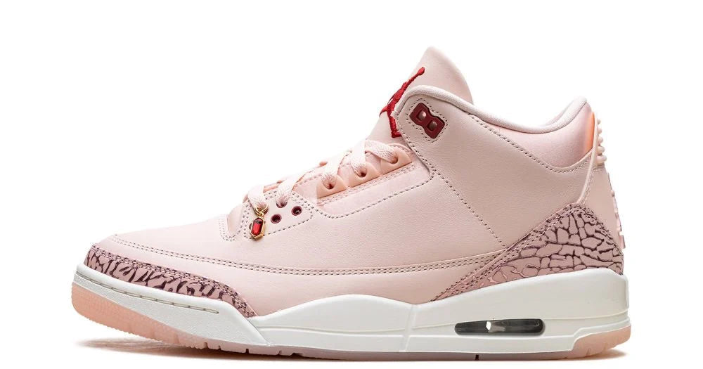 Jordan 3 Treat Yourself 2025 – oldalnézet, Washed Coral és elefántmintás overlay