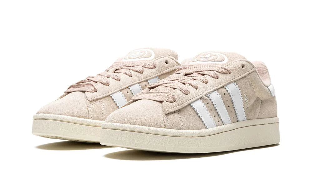 adidas Campus 00s “Wonder White” – elölnézet, perforált toebox és sima bőr 3-Stripes