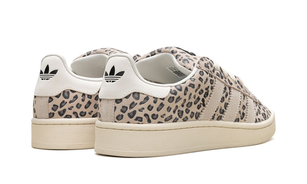adidas Campus 00s “Leopard” – hátulnézet, bézs talp és fekete logó részlet