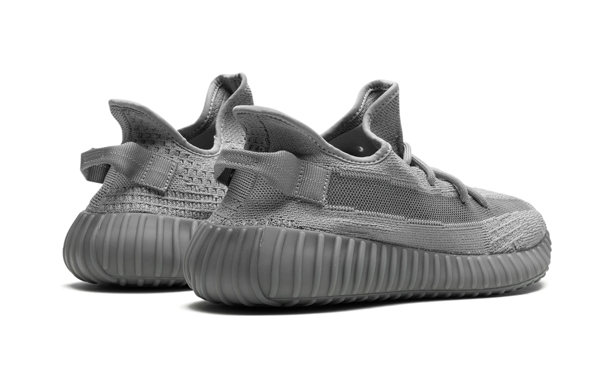 adidas Yeezy Boost 350 V2 “Steel Grey” – hátulnézet, sarokrész és talp