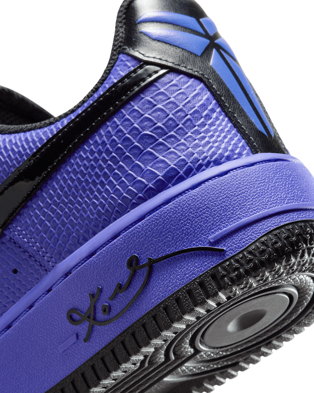 Nike Air Force 1 Low Protro Kobe Bryant x FC Barcelona “Persian Violet” – hátulnézet, sarokrész