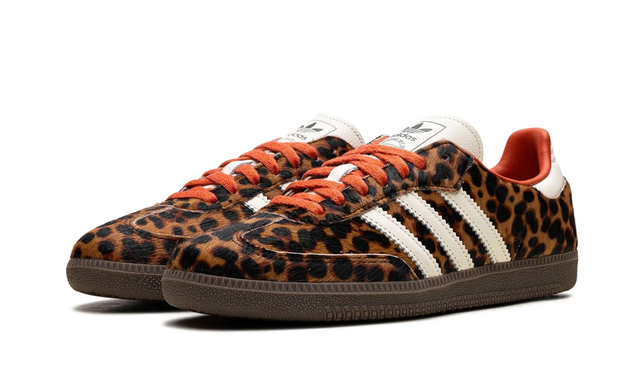 adidas Samba OG Preloved Red Leopard – elölnézet, orr és mintázat