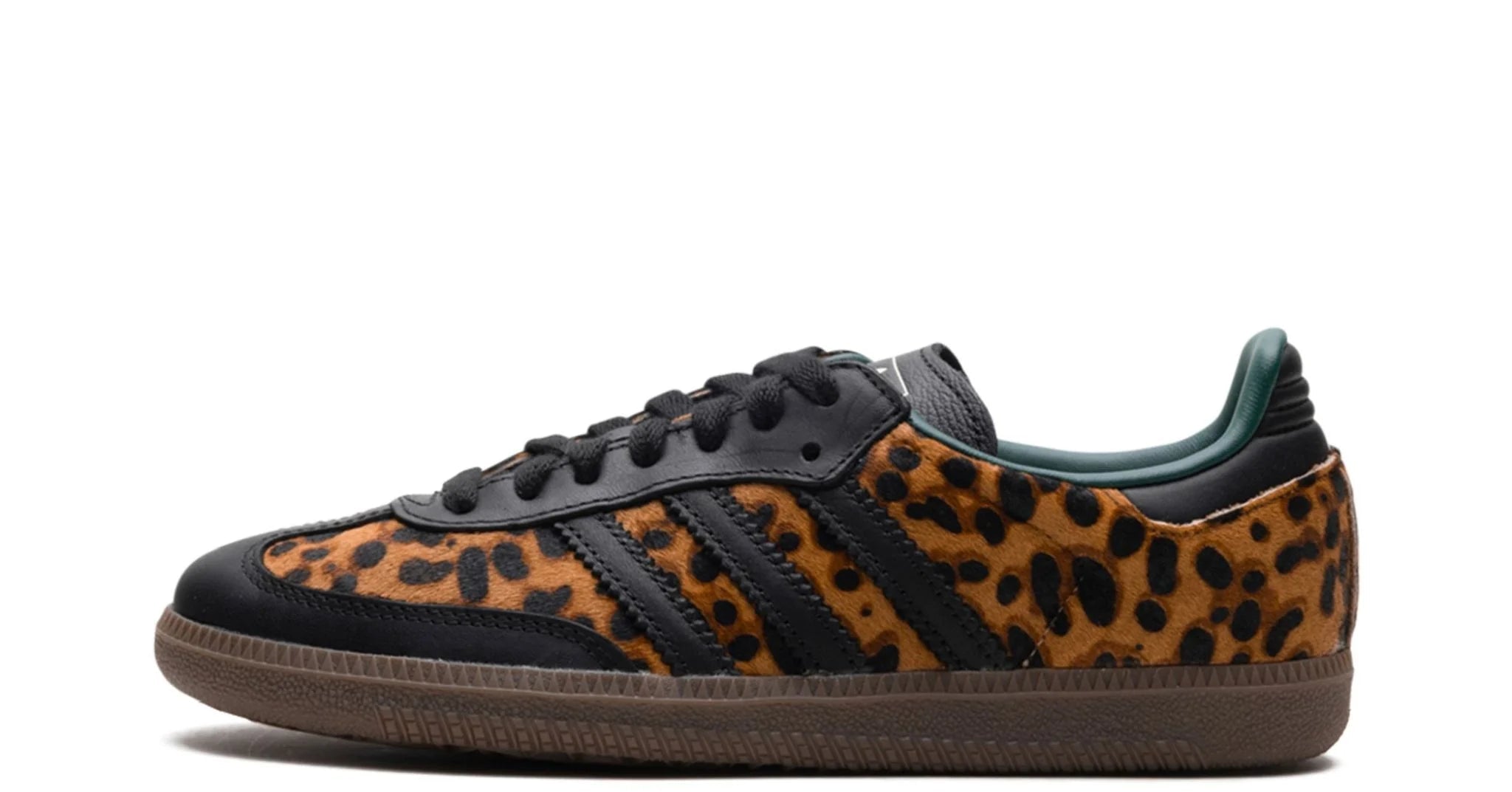 adidas Samba OG Black Green Leopard – oldalnézet, fekete alapszín és zöld/leopárd panel részlet.