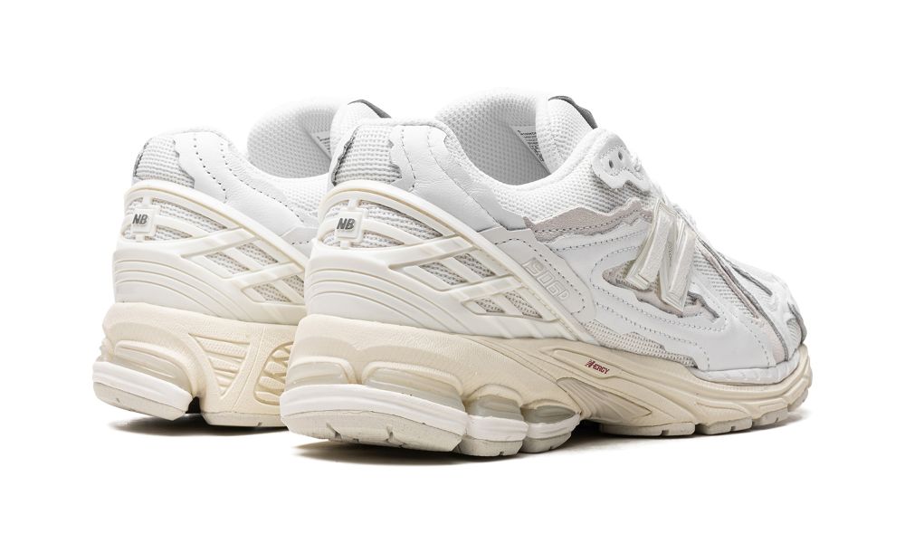 New Balance 1906D Protection Pack White – hátulnézet, sarokrész és logó