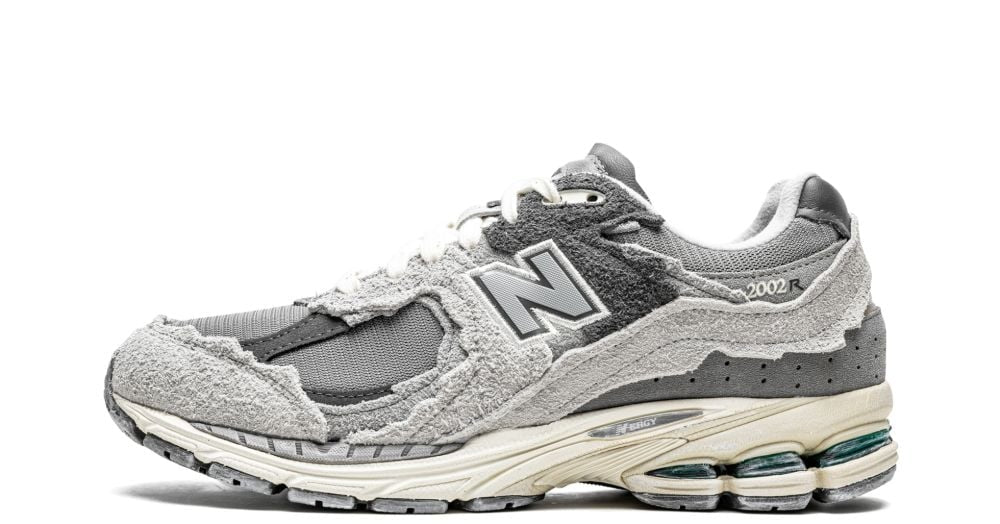 New Balance 2002R “Protection Pack Rain Cloud” – oldalnézet, világos szürke mesh és suede ráhúzások