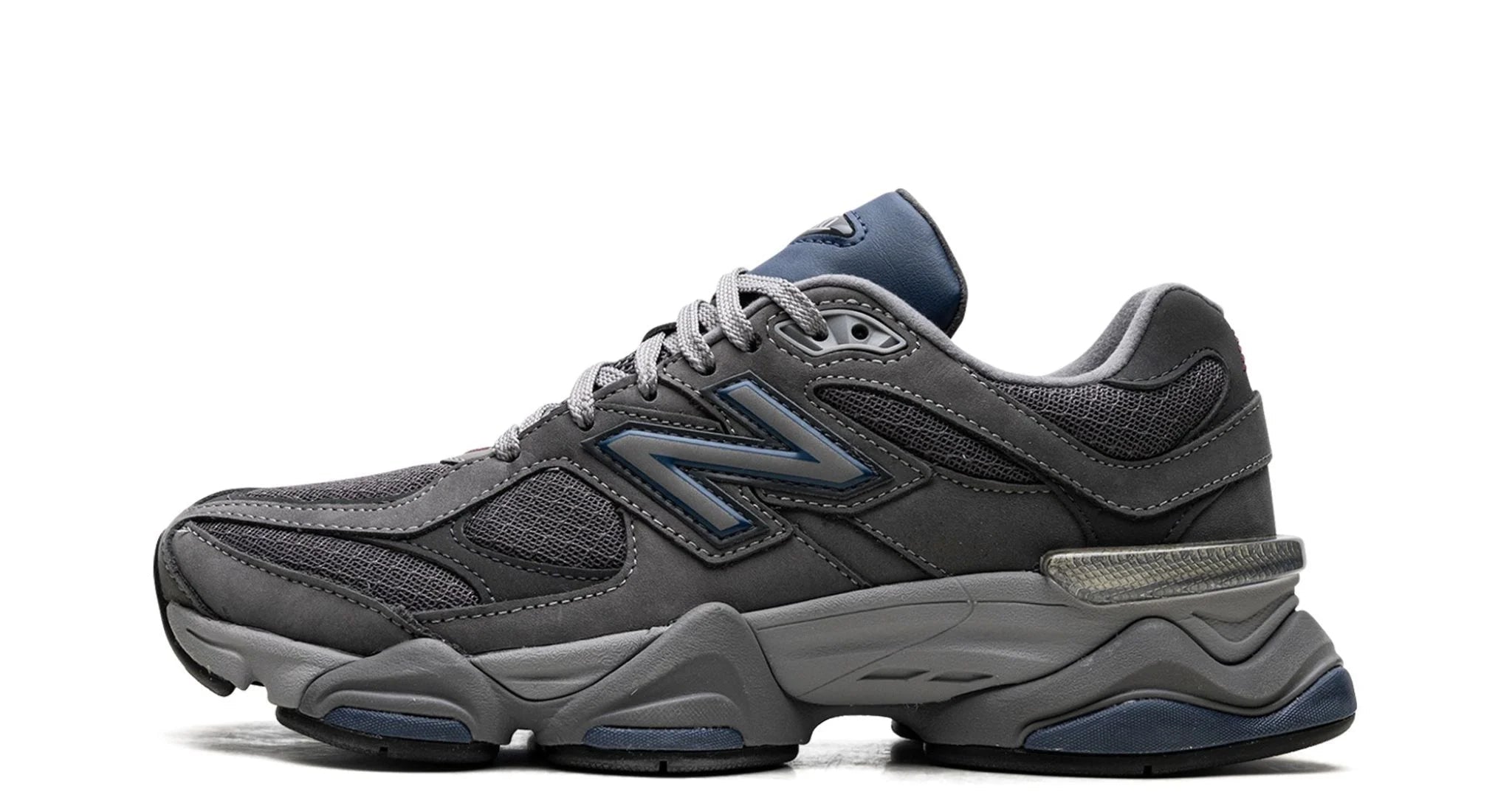 New Balance 9060 Castlerock – oldalnézet, szürke mesh és kék részletek.