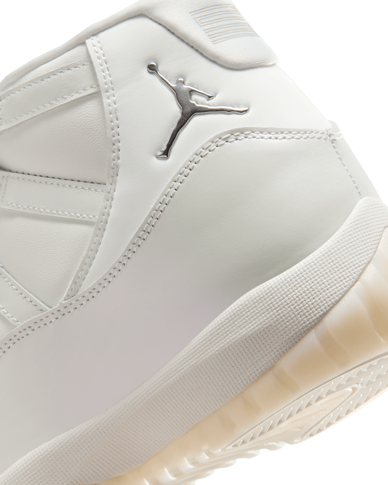 Jordan 11 Retro Pearl