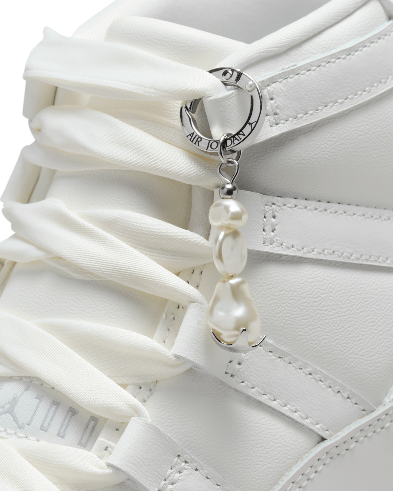 Jordan 11 Retro Pearl