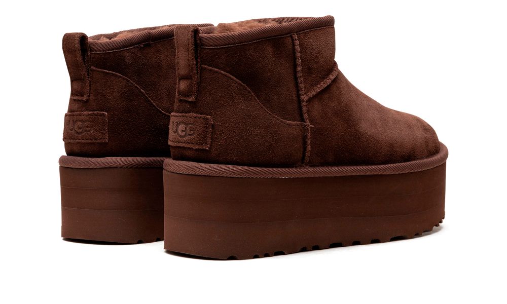 UGG Classic Ultra Mini Platform Boot – hátulnézet, Burnt Cedar árnyalat
