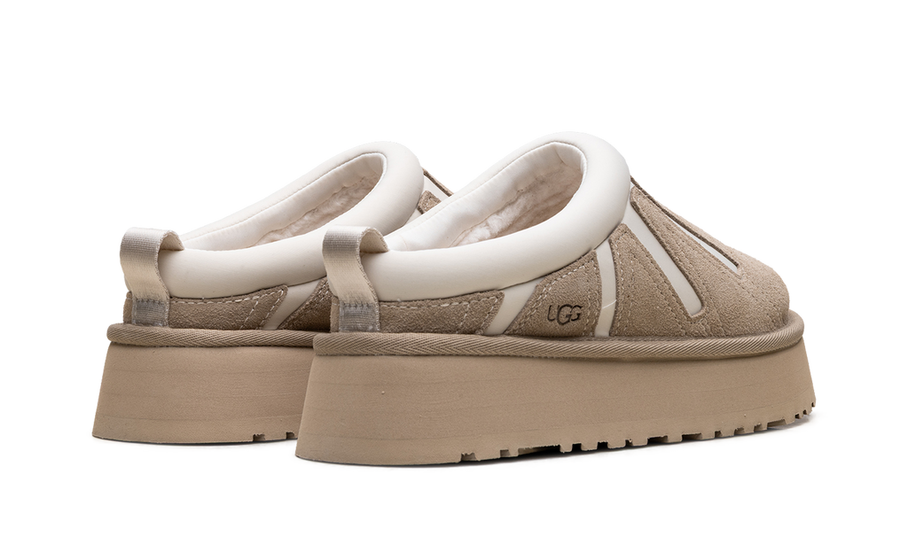 UGG Tazz Sunwave Slipper Mustard Seed – hátulnézet, húzófül részlet