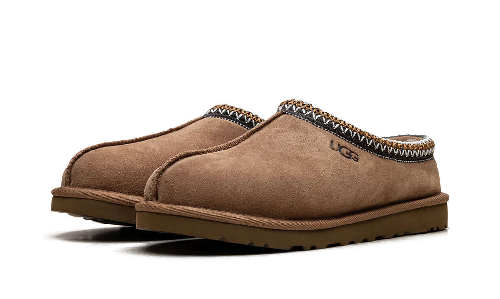 UGG Tasman II Slipper Chestnut – elölnézet, barna velúr felsőrész