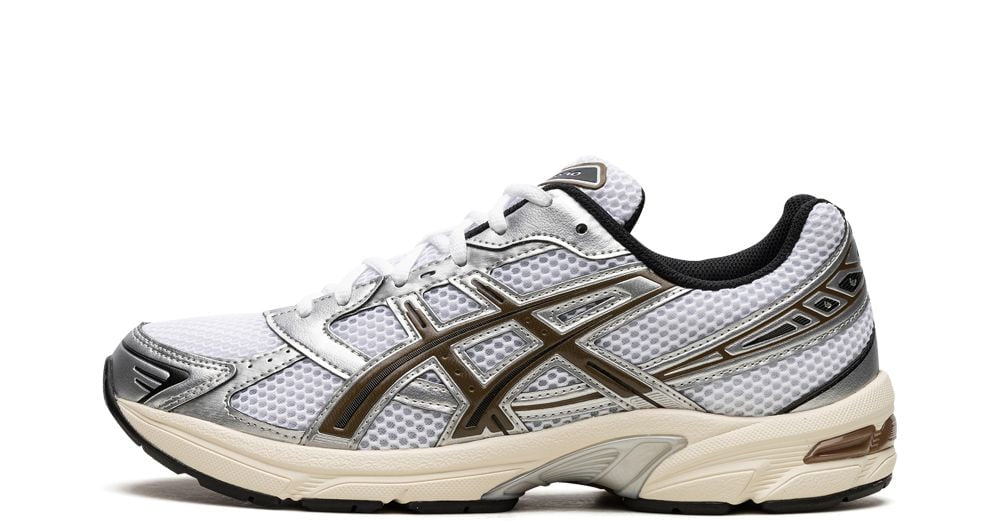 ASICS GEL-1130 White Clay Canyon – oldalnézet, fehér mesh és barna-ezüst overlayek