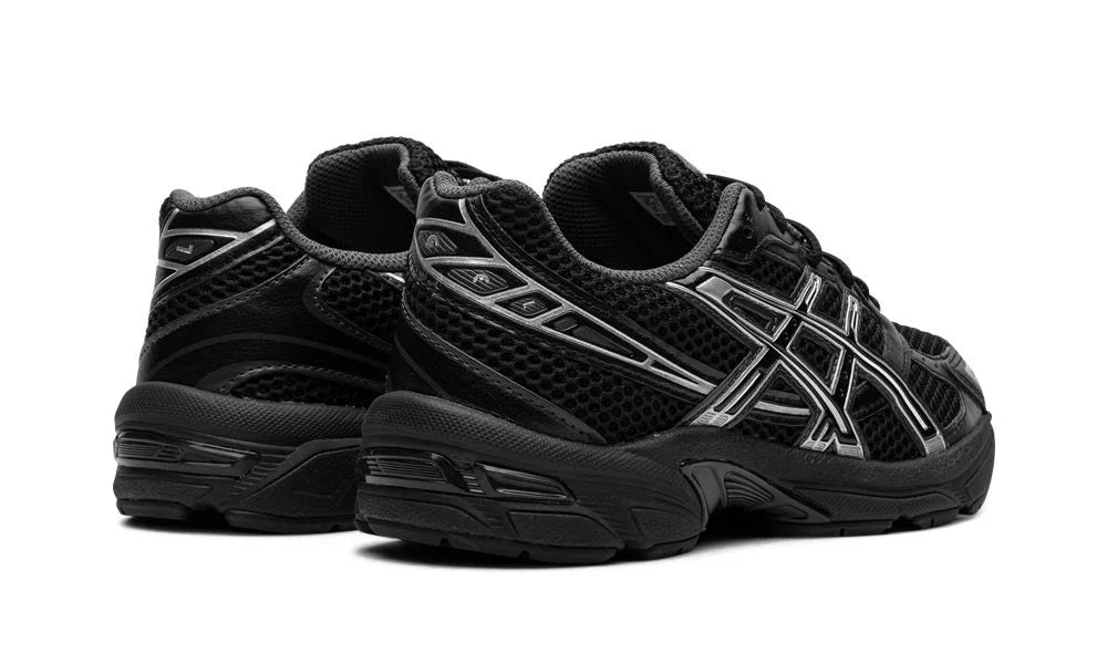 ASICS GEL-1130 Black Pure Silver – hátulnézet, sarokrész és logó
