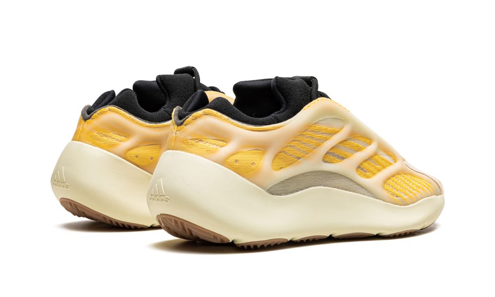 adidas Yeezy 700 V3 Mono Safflower - OnSize