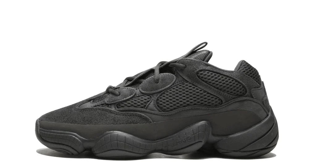 adidas Yeezy 500 Utility Black – oldalnézet, fekete mesh és suede felsőrész