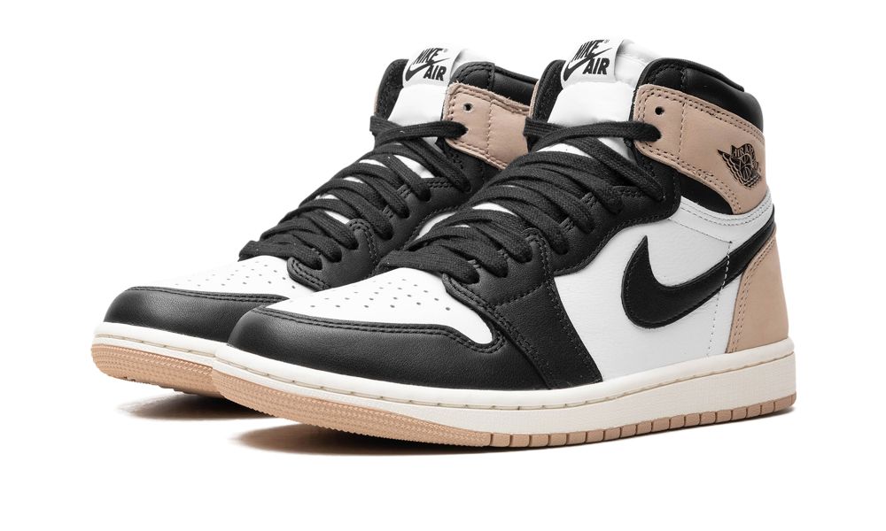 Air Jordan 1 Retro High OG “Latte” – elölnézet, fehér orr-panel és fekete részletekkel