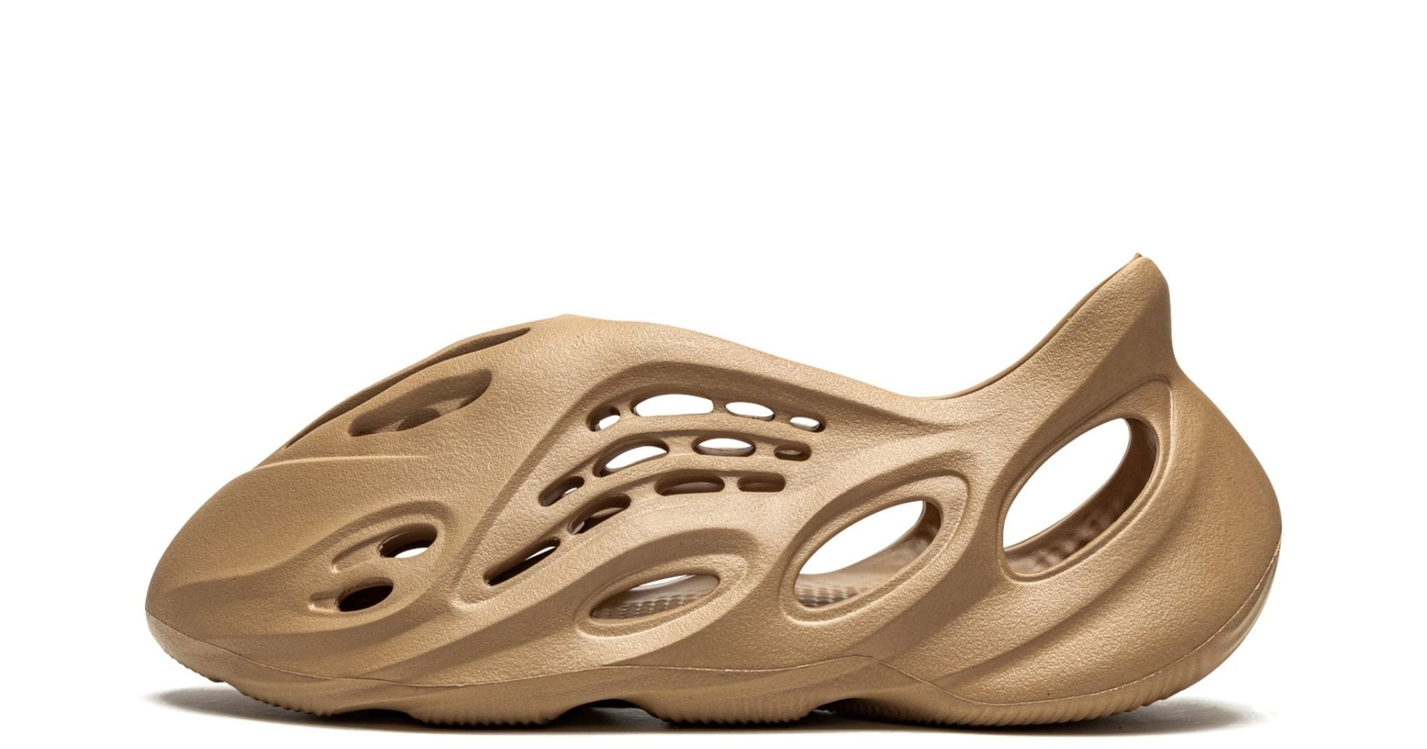 adidas Yeezy Foam RNNR Ochre – oldalnézet, okkersárga habszerkezet és organikus forma.