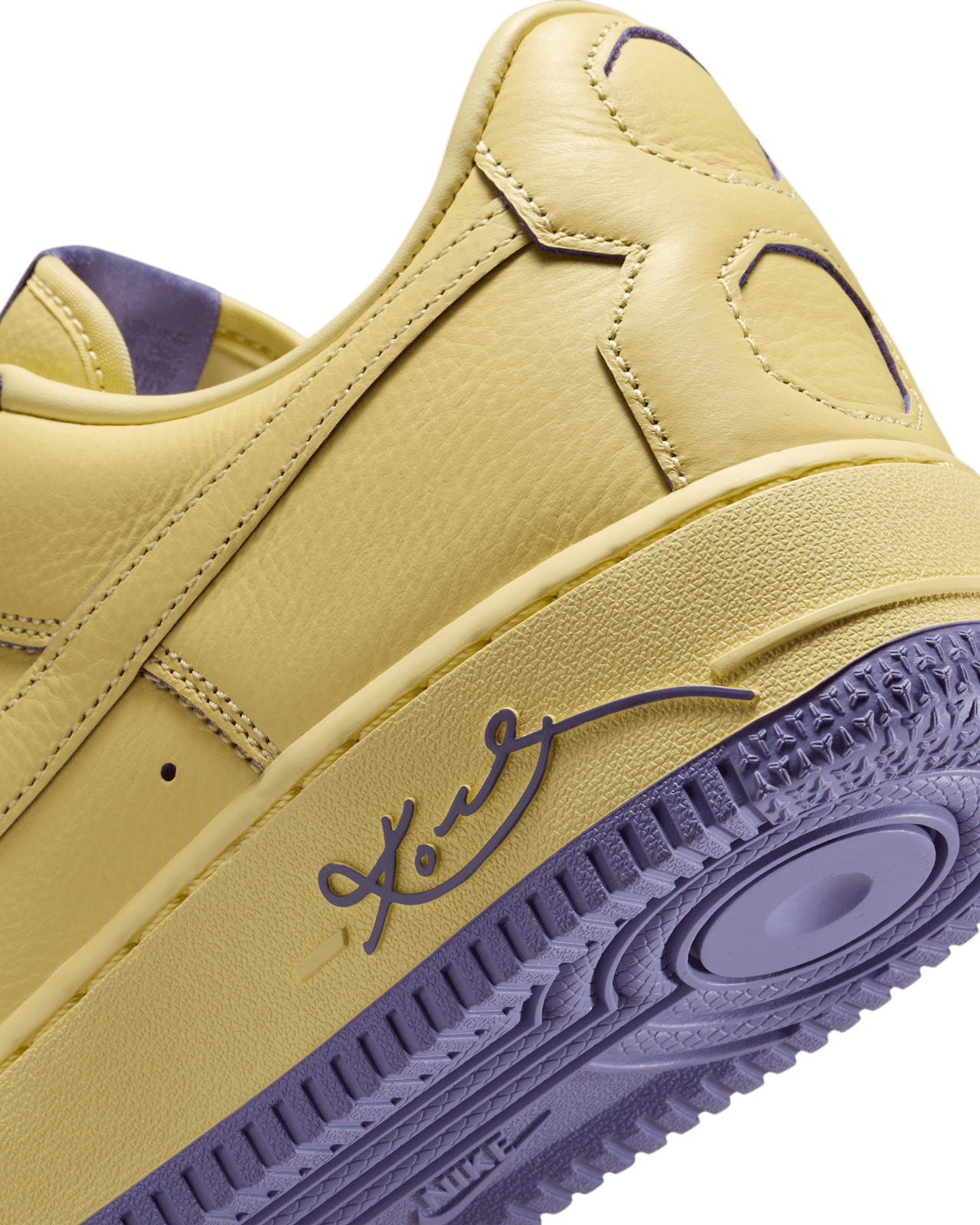 Nike Air Force 1 Low Protro “Mamba Mentality” – részletek, Kobe-aláírás és talpprofil